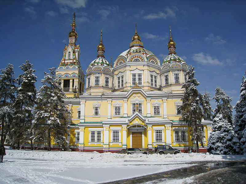 800px-Zenkov_Cathedral_Winter